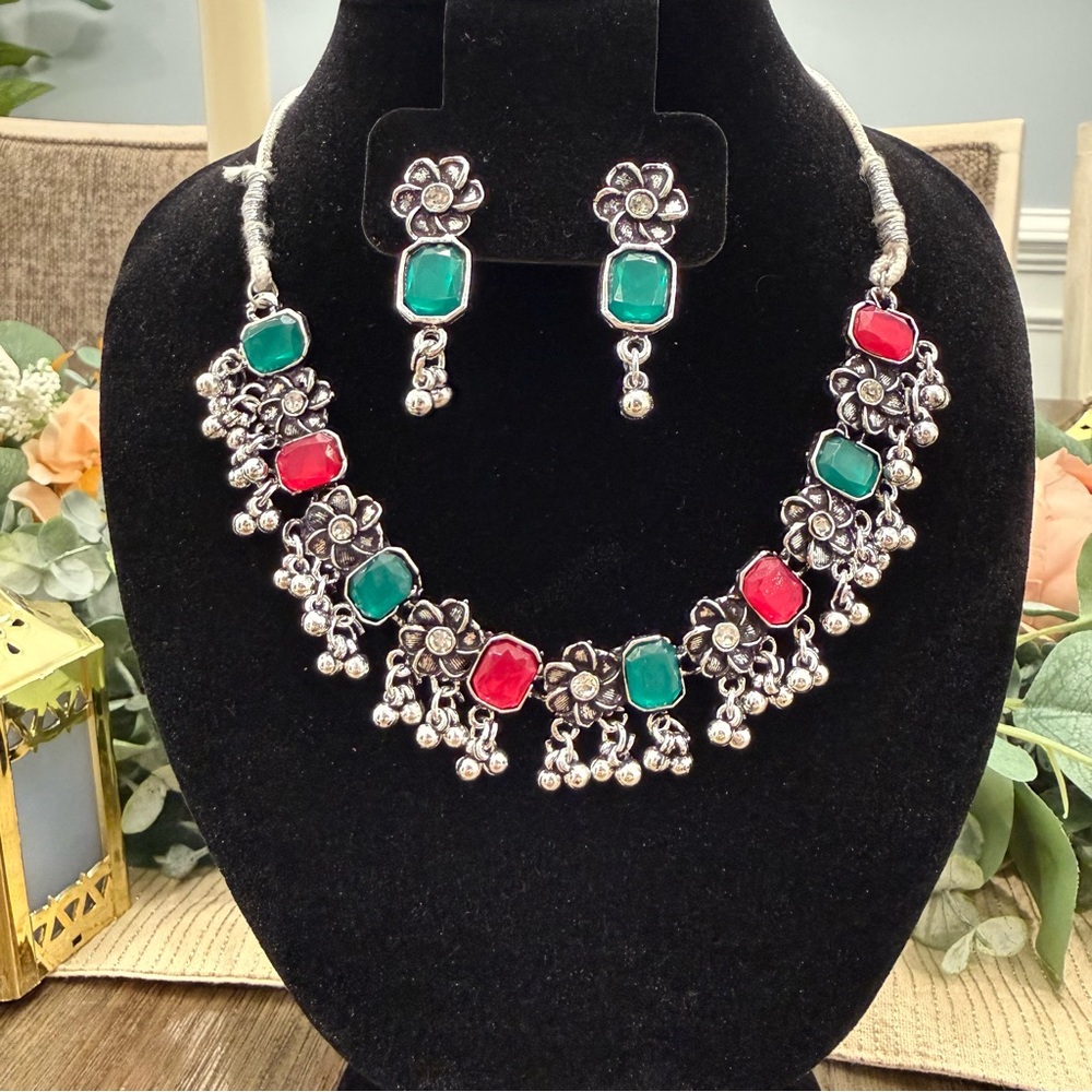 Oxidized Silver Plated Floral Necklace and Earring Set